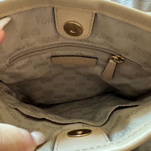 Michael Kors Crossbody | Adjustable strap - Picture 5 of 5